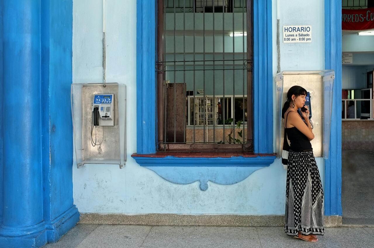 Utiliser son téléphone à l'étranger sans hors forfait